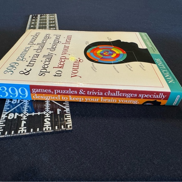 399 Games, Puzzles & Trivia Challenges Book - Picture 3 of 8